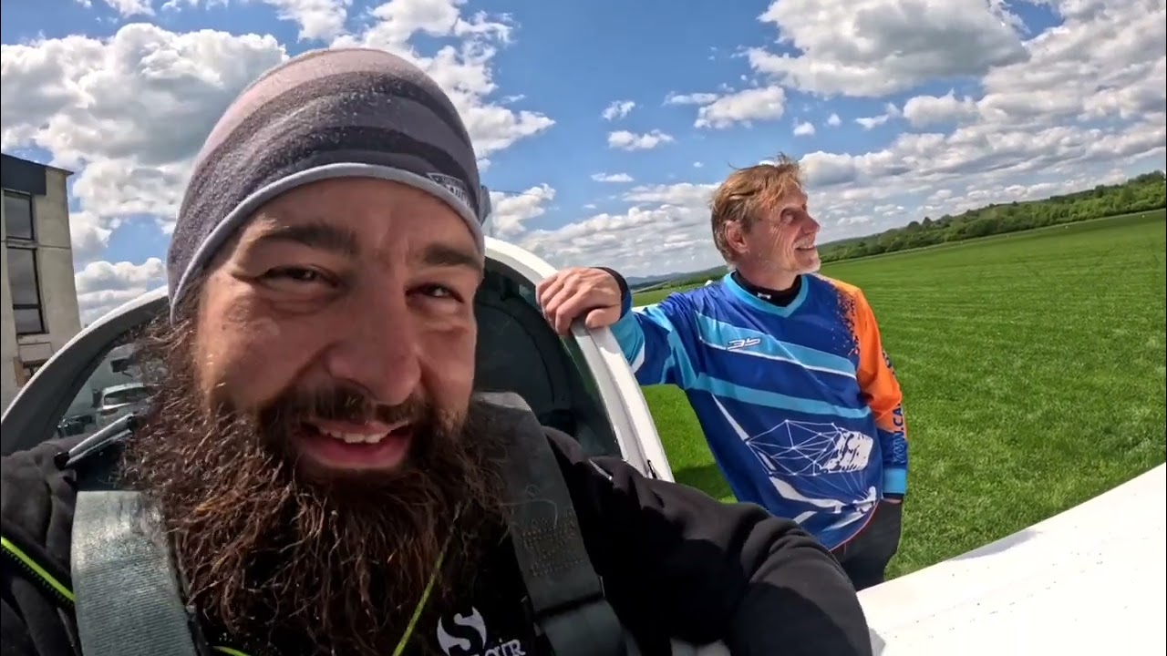 Víkend na letisku v štyroch minútach! 😍 Ďakujem Padaj.sk za parádny zoskok 😁🫣