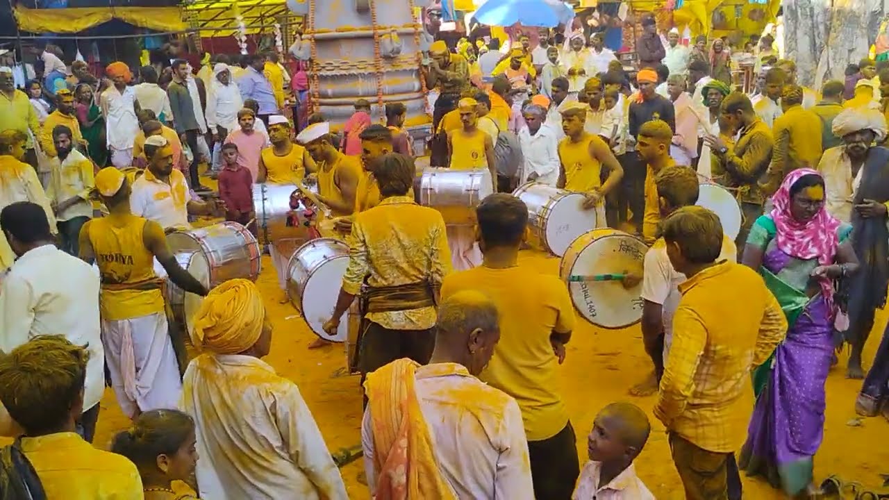 🚩💛श्री विठ्ठल बिरूदेव यात्रा मधील धनगरी ढोल नृत्य पट्टणकोडोली #पट्टनकोडोलीयात्रा #धनगरीढोलवादन  