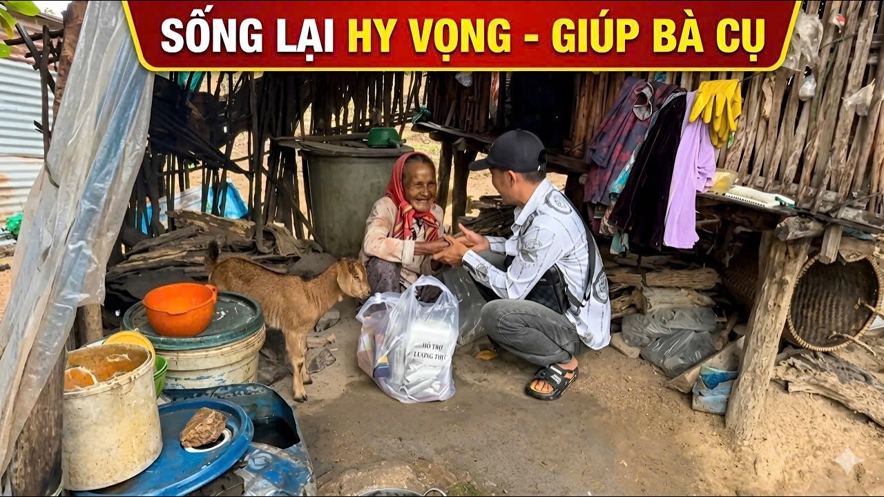​Phát hiện cụ bà sống một mình trong căn chòi rách nát giữa rừng sâu