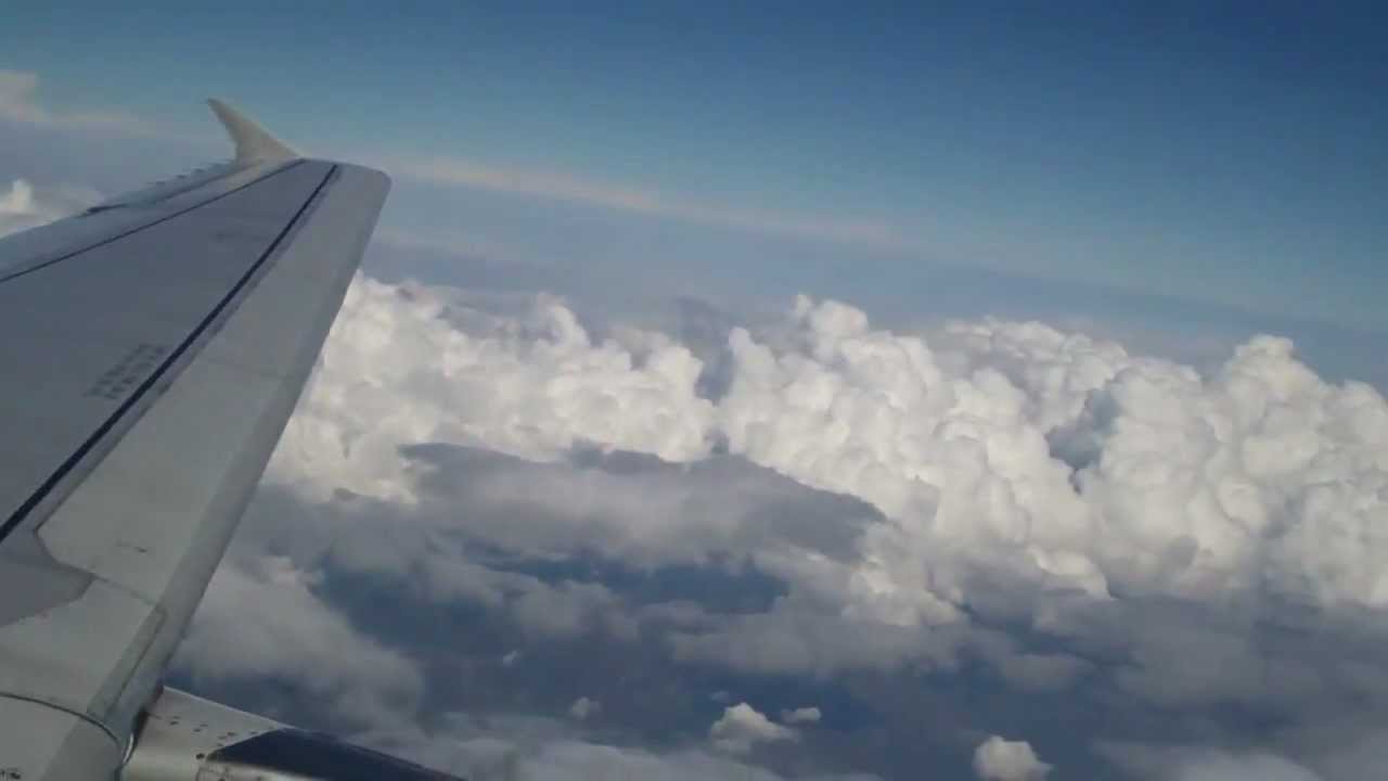 despegue de avion y hermosa vista de vuelo nubes t// takeoff plane and clouds beautiful view flight