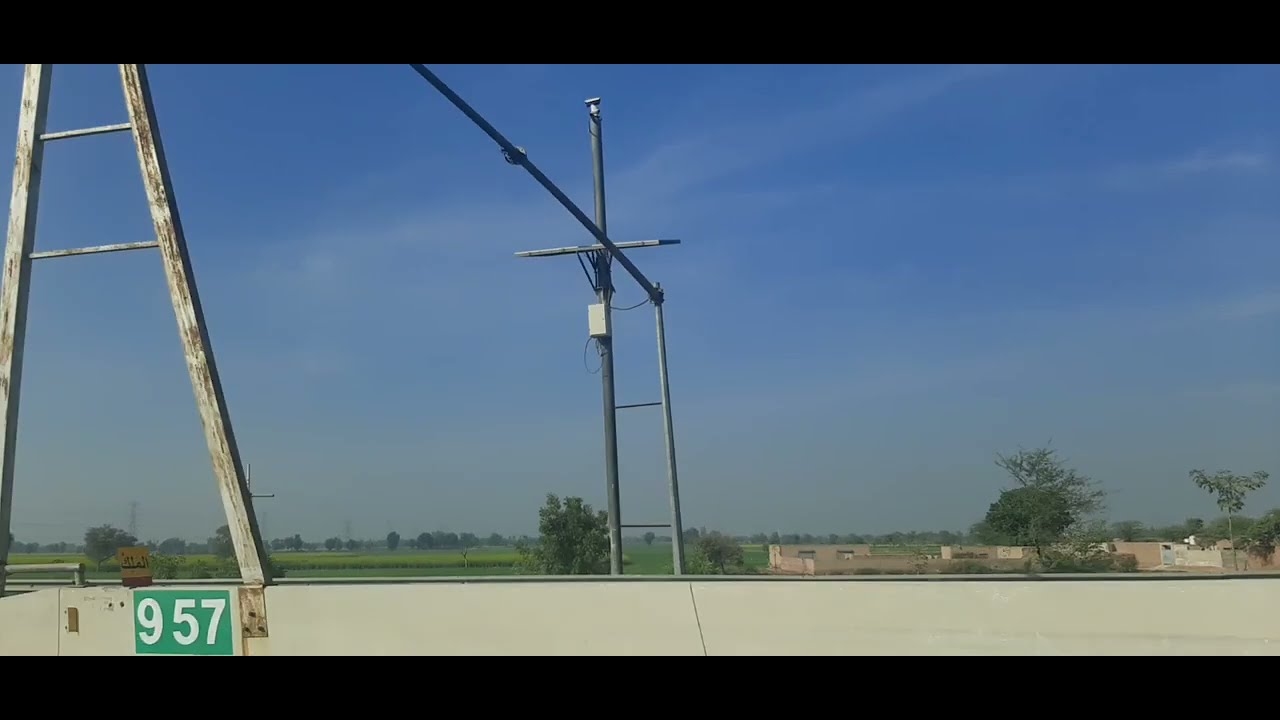 BEAUTIFUL green & blue SCENE M4& M5 || yellow 💛 FLYOVERING || LAHORE TO SADIQABAD TRAVEL WITH MAK 