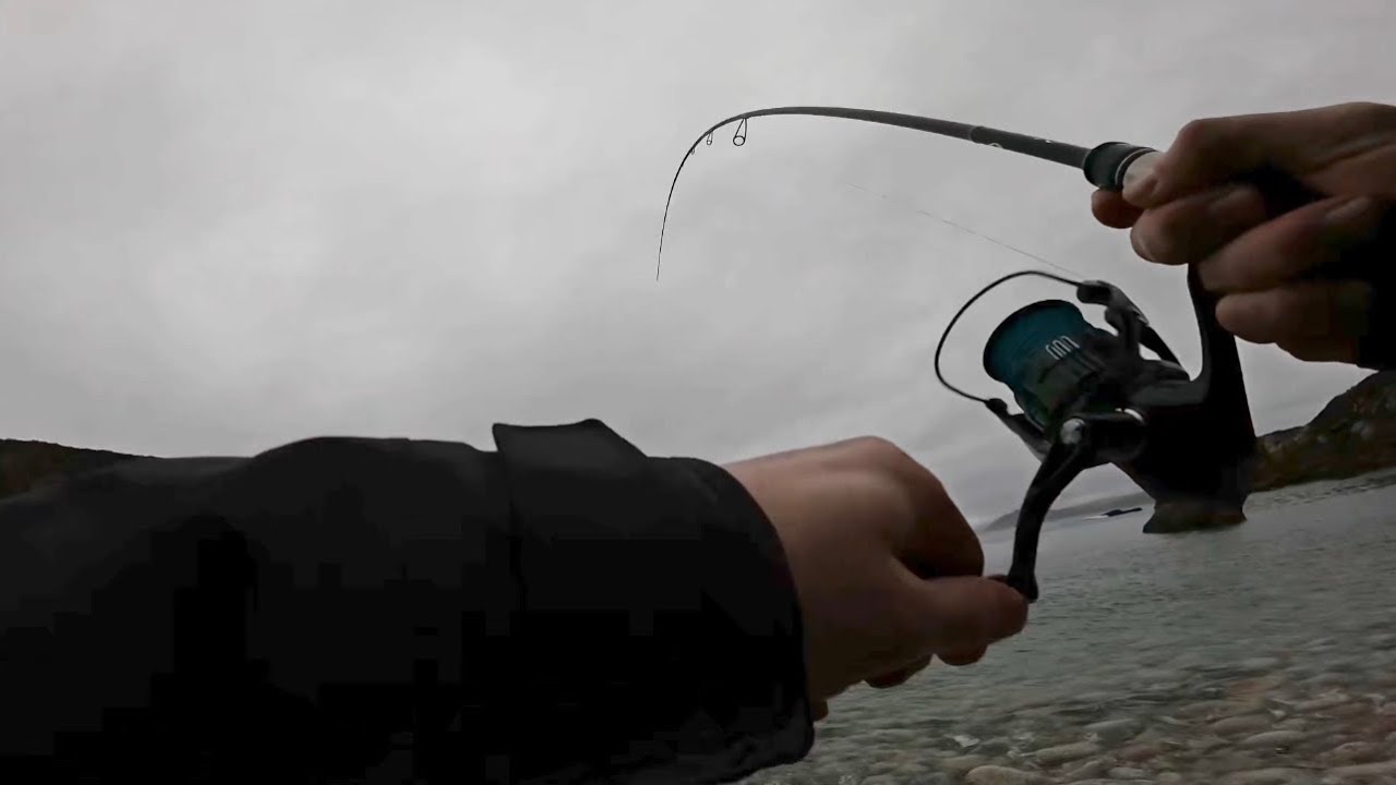 Galicia en Estado Puro 🌪️ Rockfishing en Pleno Temporal , Buscando el Abrigo