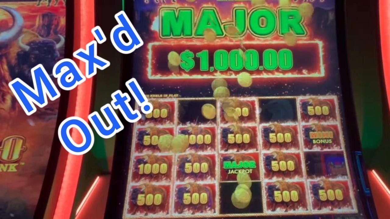 Buffalo Link - A Big Buffalo Bill and a Maxed out Major!  With a 12 Buffalo line pay for the WIn!