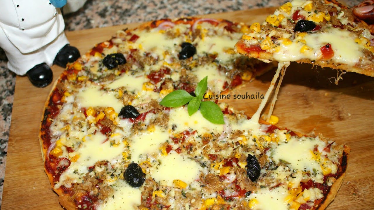 ألذ,أسهل وأسرع بيتزا ممكن تحضريها لعائلتك لا تفوتكم🍕تحضر في دقائق بدون تخمير😉😉