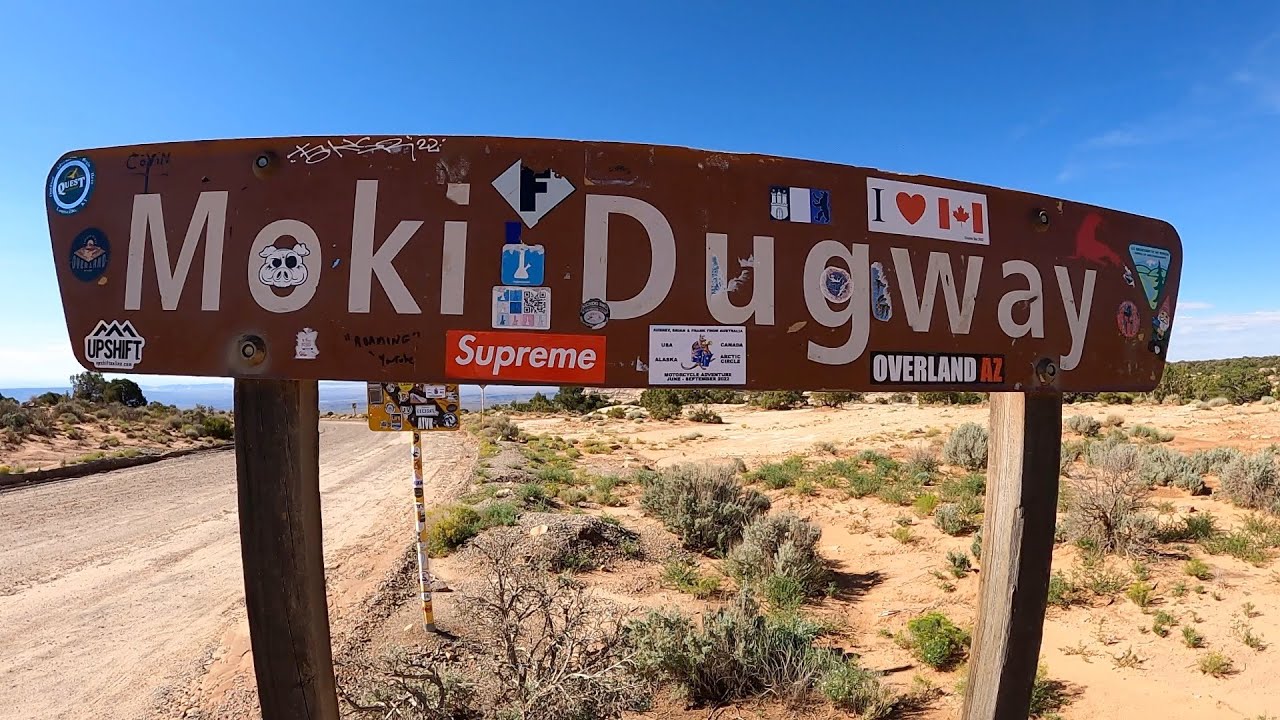 What is The Moki Dugway? /adventure / road trip / crazy road / switchbacks / outdoor adventure