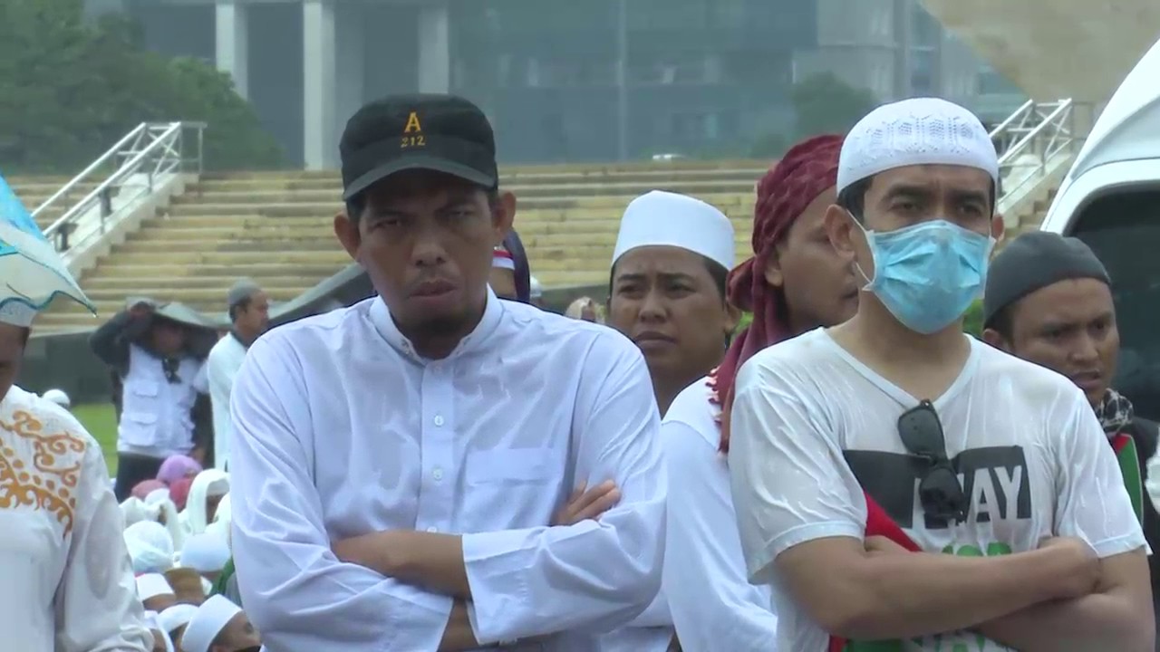 Sholat Jum'at Bersama dengan Peserta  Aksi Doa Bersama  Jakarta, 2 Desember 2016