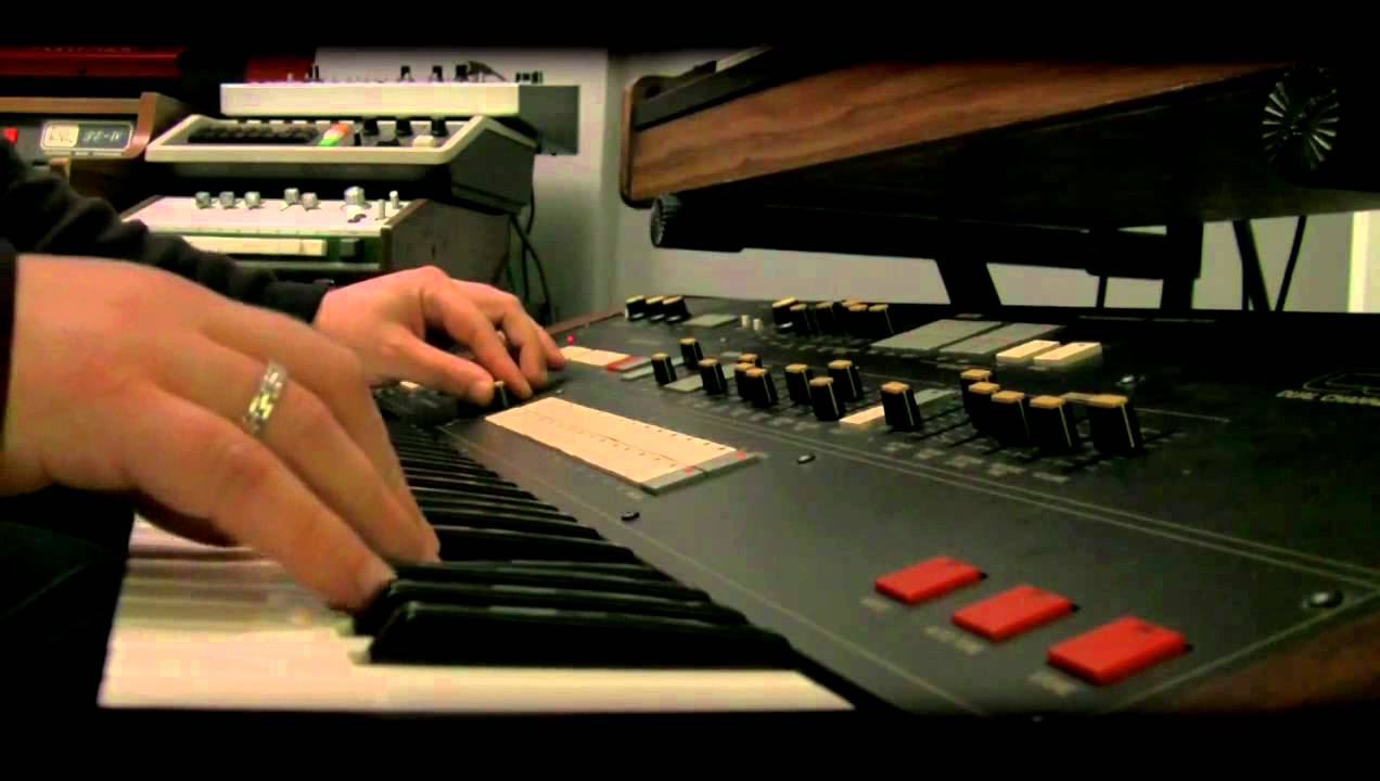 Yamaha CS-70M   ( ( ( (More-Analog ) ) ) )