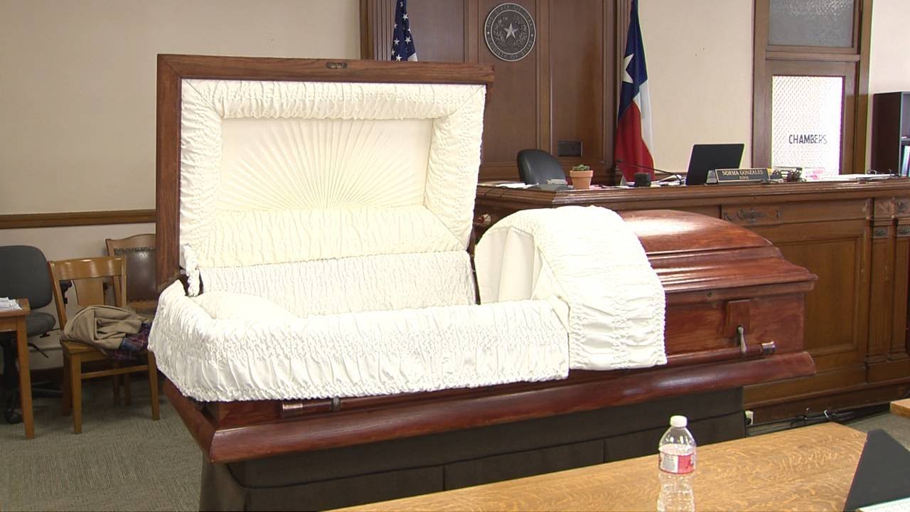 Video: Julie Mott Trial: Casket brought into courtroom for demonstration during missing body trial