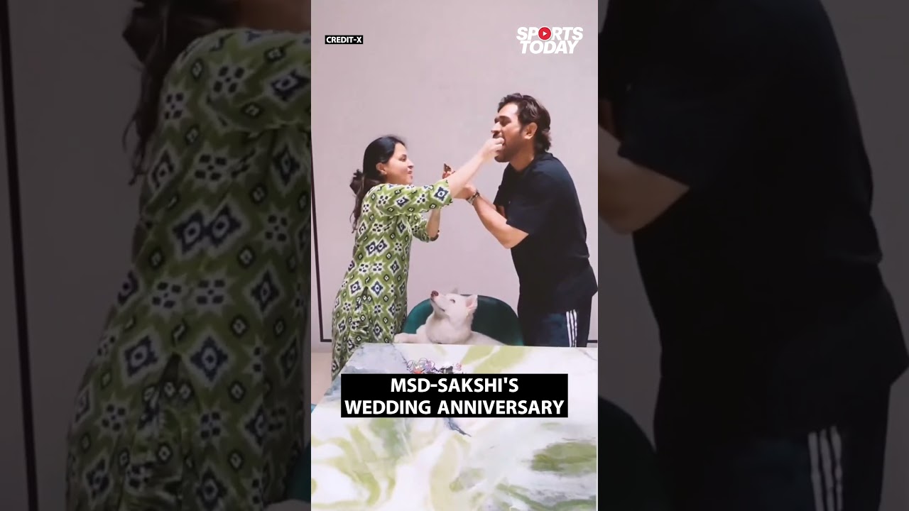 MS Dhoni showers petals on Sakshi in a function, reaction goes viral | Sports Today