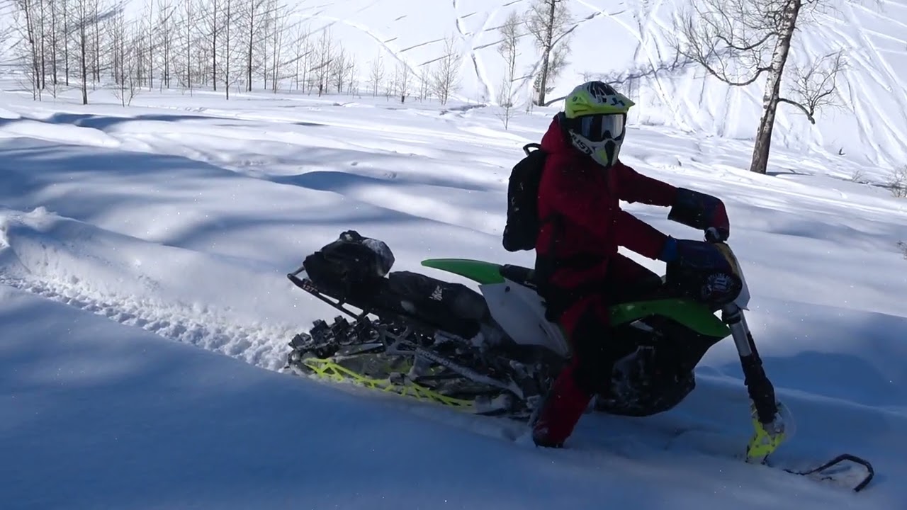 Варяг 550 и сноубайк kawasaki 450, покоряем горы)))