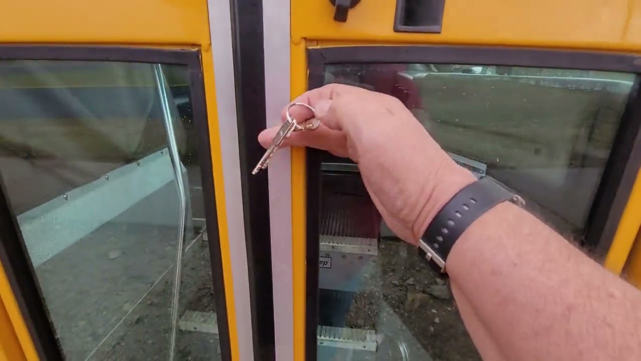 How does a school bus door open? 2008 Blue Bird All American RE CNG