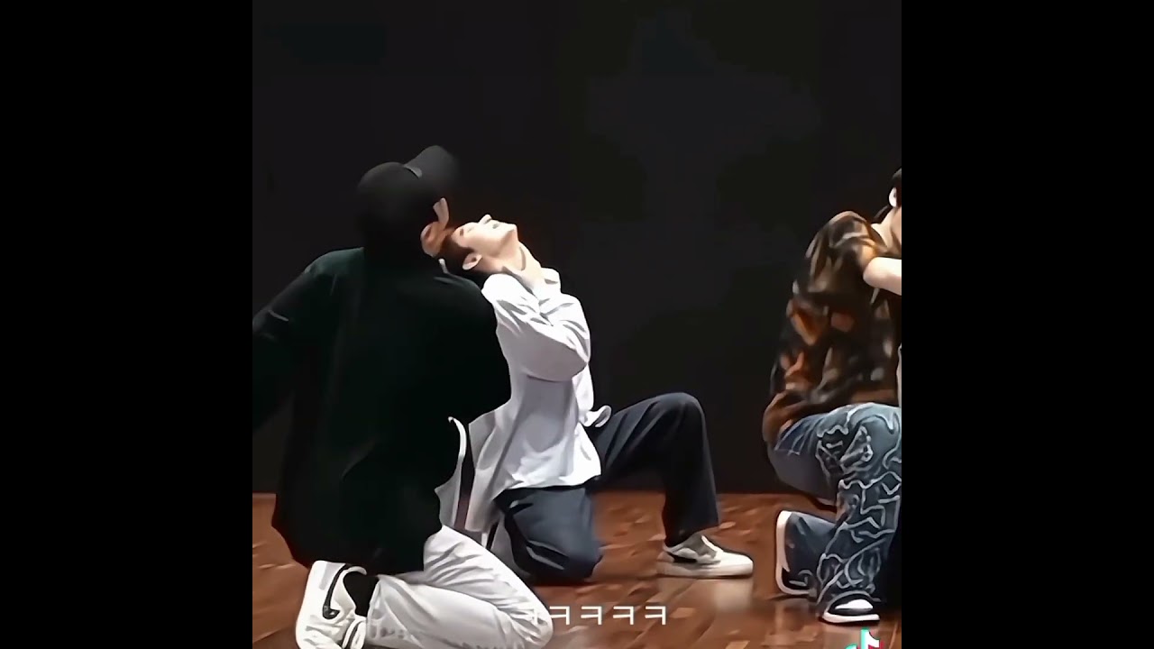 sunoo accidentally hit sunghoon and was so smiley 😭😭 #sunsun