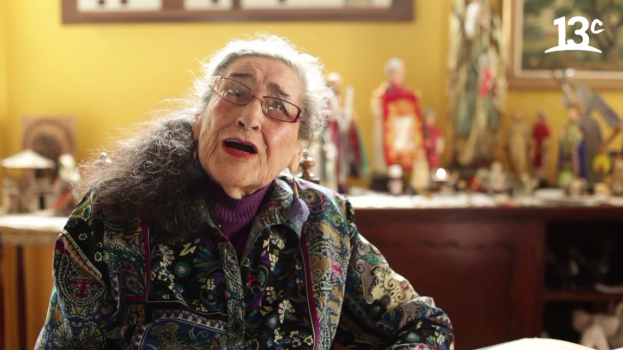 Margot Loyola | Chile País De Reyes