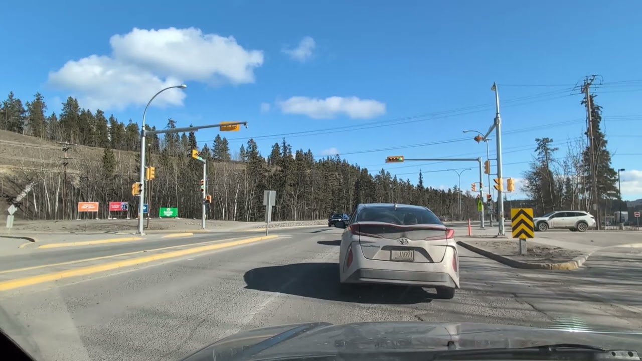 Por Whitehorse, Yukon, desde el Downtown a Riverdale