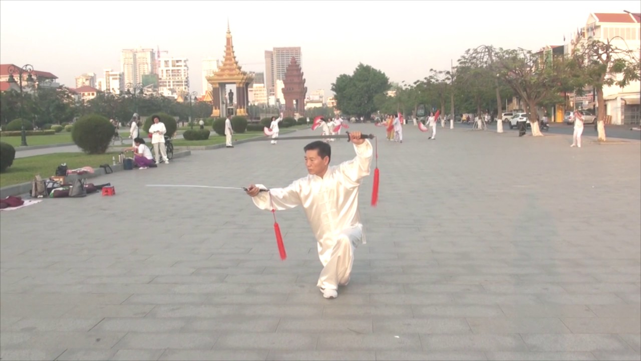 Cambodia Master Kim Taiji Double Sword