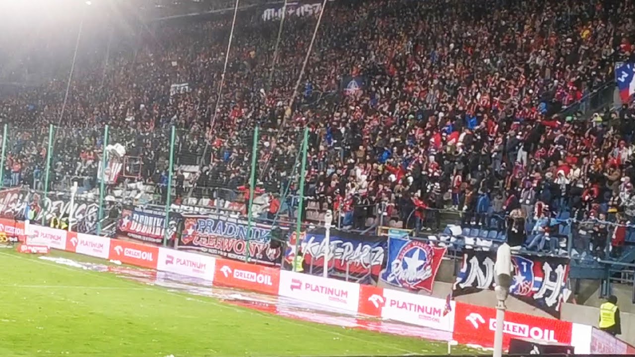 Doping kibiców Wisły Kraków na meczu z GKS-em Tychy | 11.03.2023