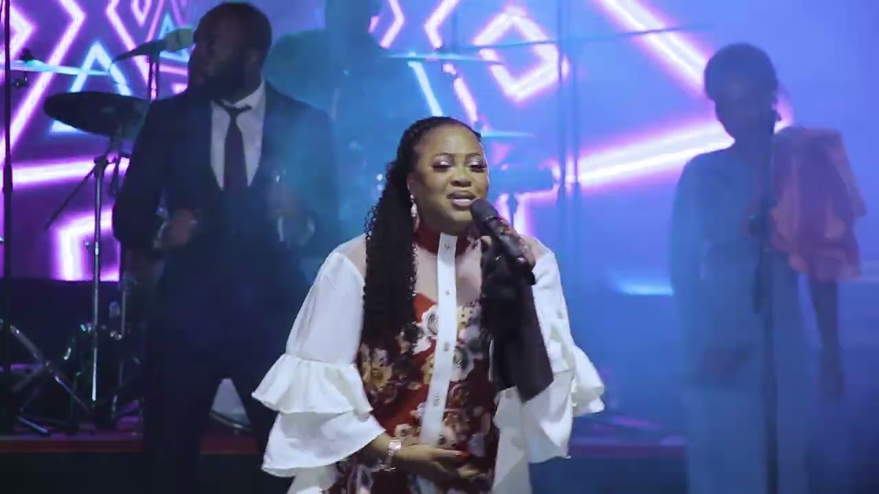 Acsa Olangi Kaseya - Tu brises les chaines [Live Concert Kampala]