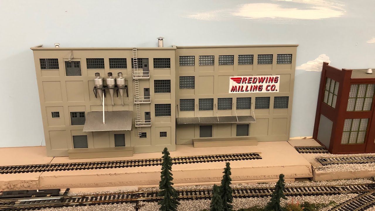 My 4x8 HO Layout Expansion Part 33 - Walthers Mill Background Building