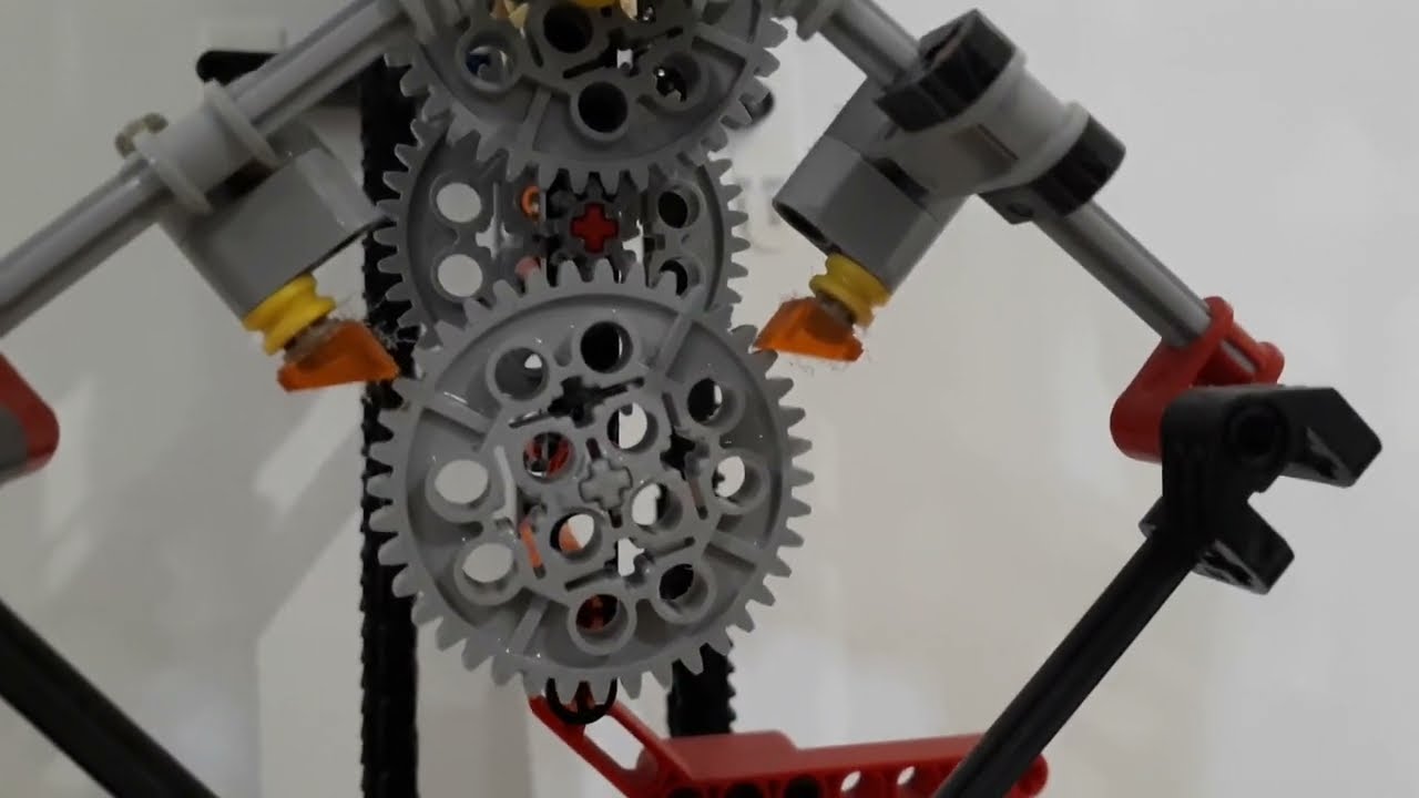 Lego Technic pendulum clock - one year of running