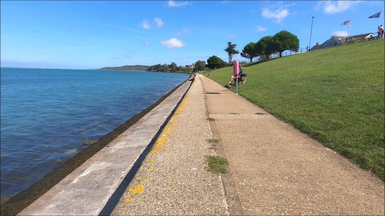 Virtual Walk Along Yarmouth Seafront - Isle Of Wight - August 2019 | kittikoko