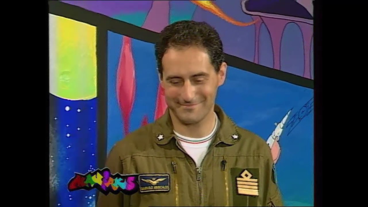 Maniaks con Sonia in Aeronautica! Ospite il Col. Miniscalco. #Super3