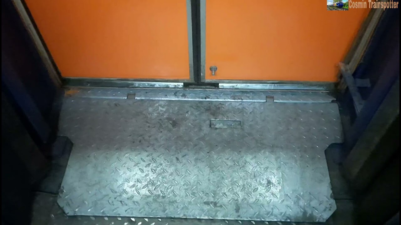 Glasul Roților de tren pe macaz IRN 1653  - The sound of trains weels.