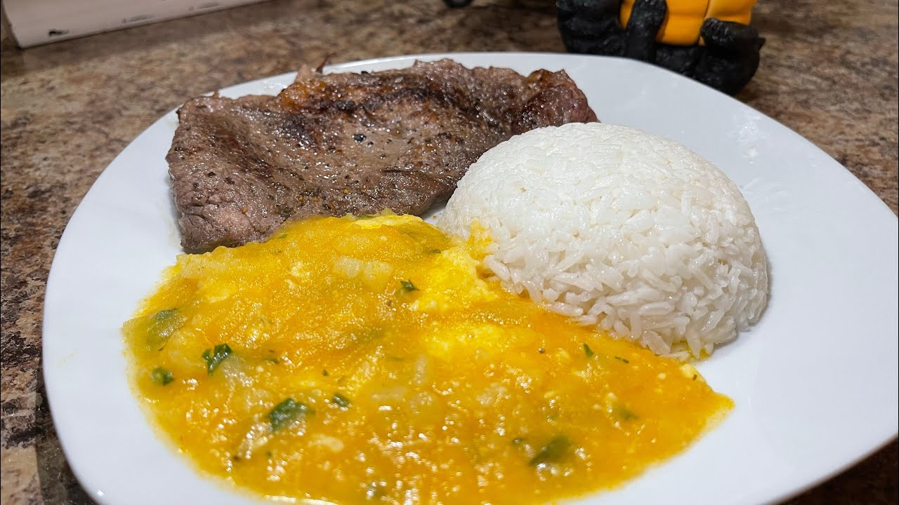 Menestra de papa con carne frita