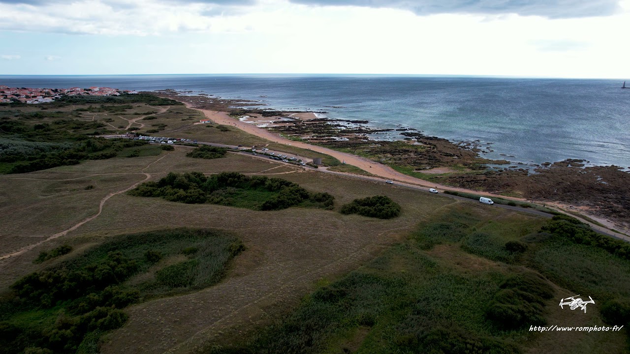Plage de la paracou, la Chaume, les Sables-d'Olonne, France, drone dji air 2s