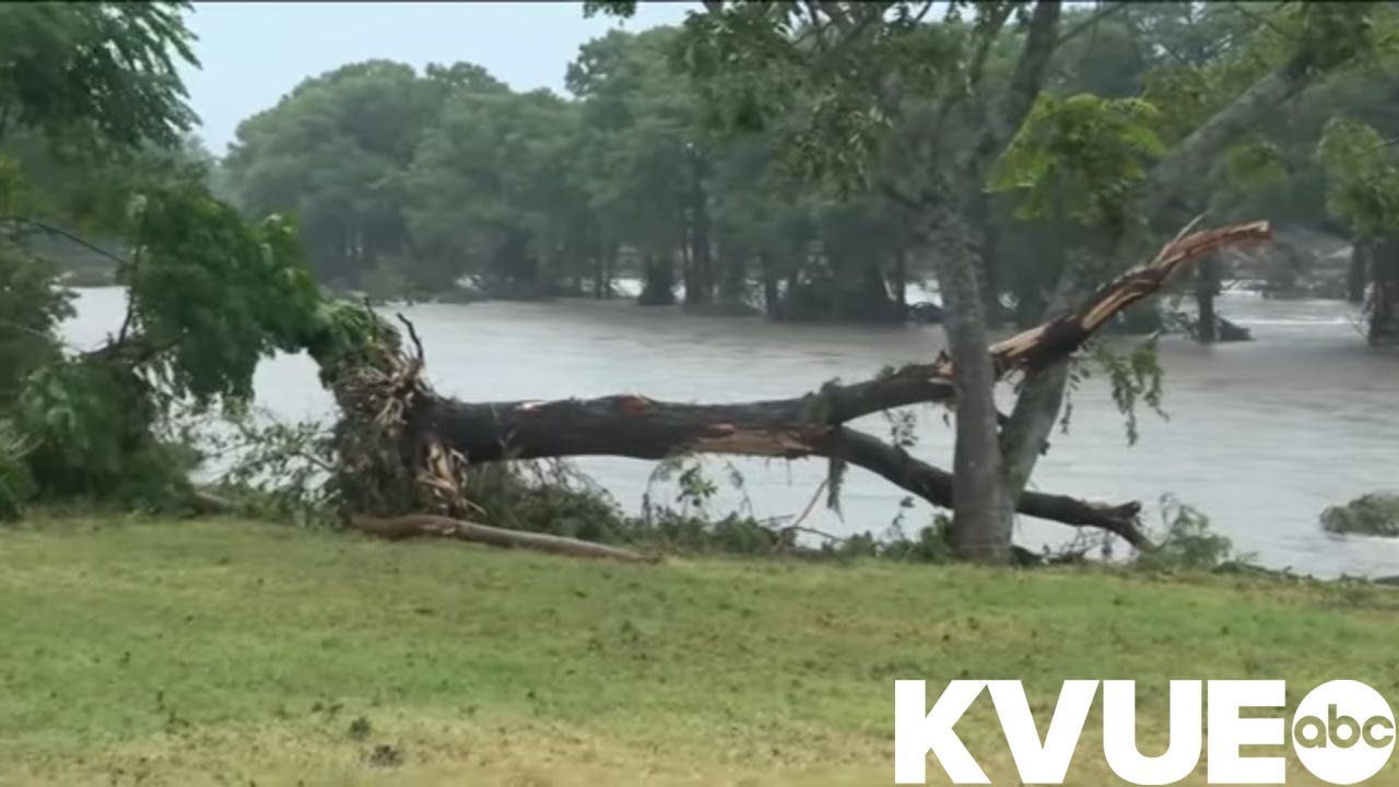 6 people dead after flash floods in Kerr County, Texas