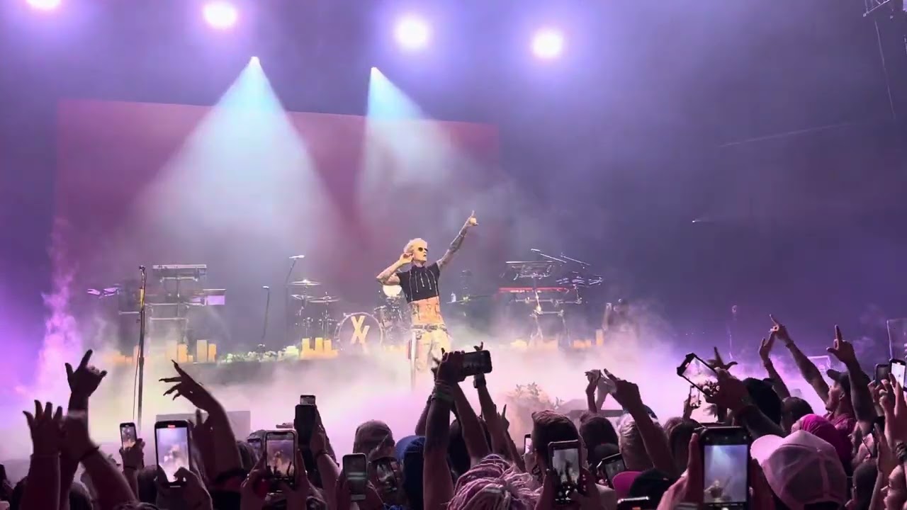 Machine Gun Kelly - Intro + Pressure Live Mohegan Sun CT 9/7/23