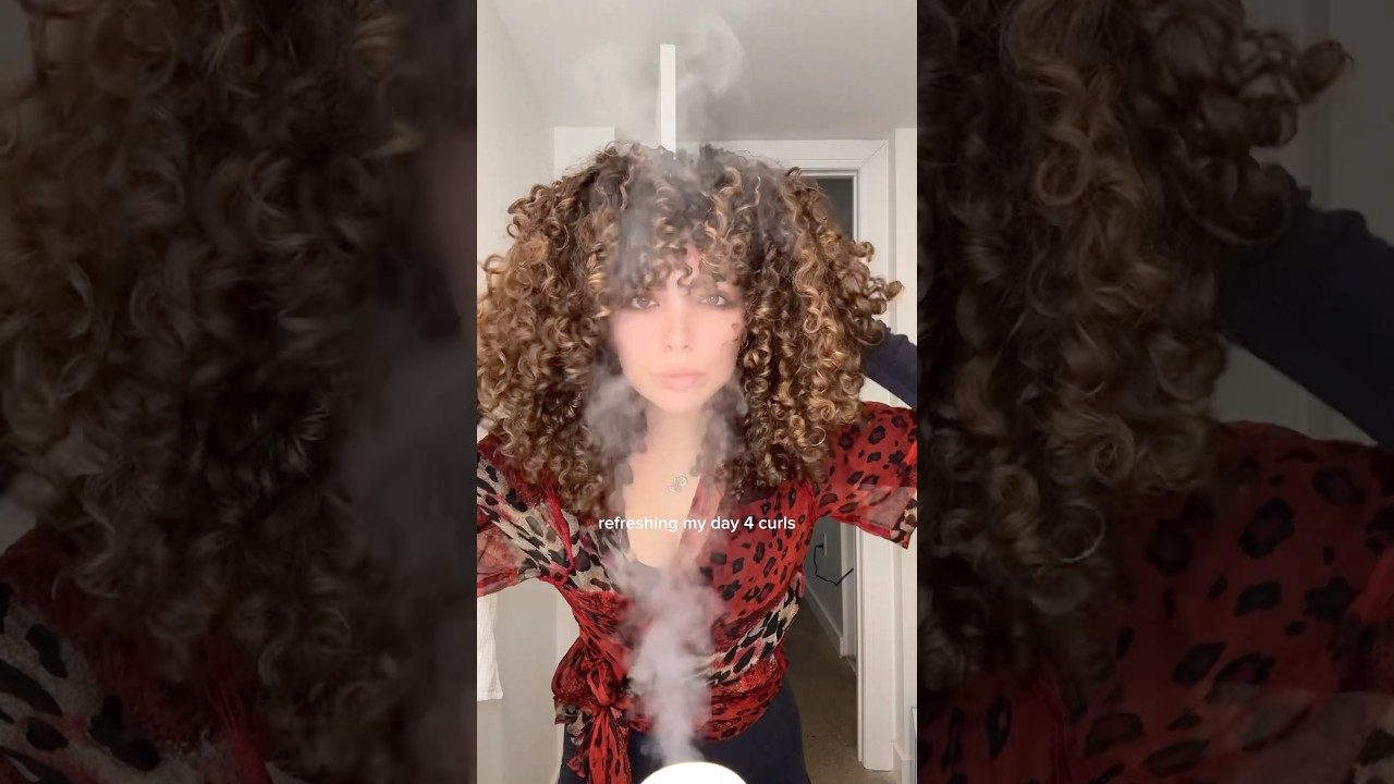 Refreshing day 4 curls using @Olaplex N&ordm;.7 Bonding Oil & N&deg;.5 Leave-In&trade;#curlyhair