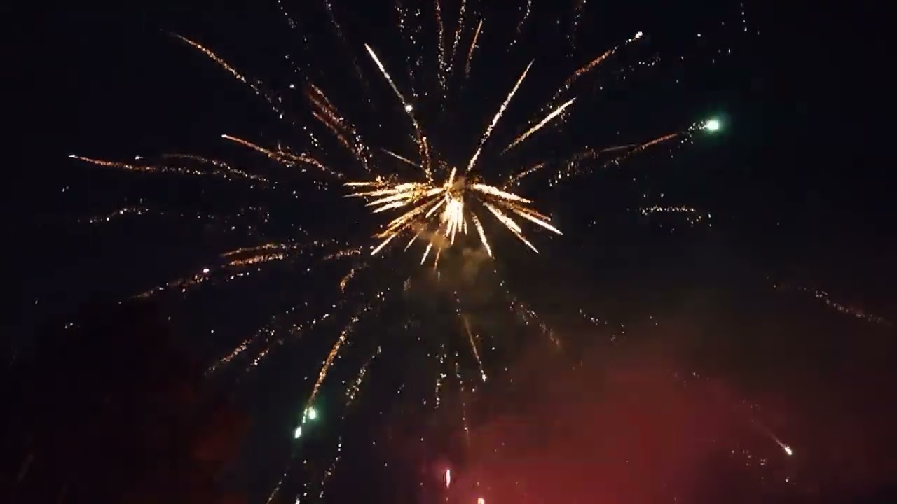 Wile E Coyote 284 shot #Midwestpyro#Pyrotechnics💥🎆🎇