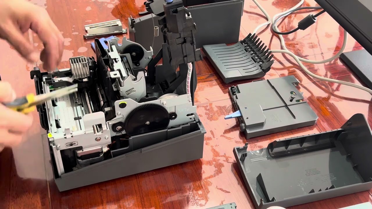 IBM/Toshiba 4610-2CR 2NR Disassembly video