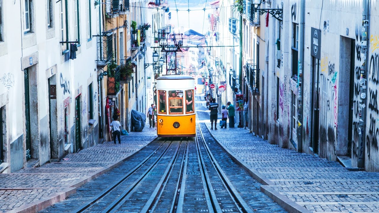 Light of LISBON -  Hyperlapse and Timelapse - Ultra HD 4K