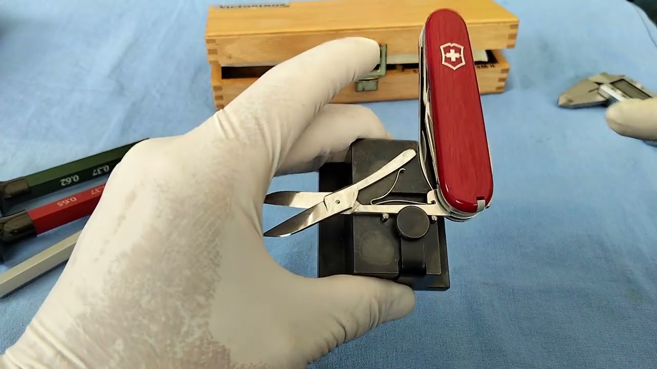 VICTORINOX HERRAMIENTAS.  KIT DE MONTAJE Y DESMONTAJE DE RESORTES (SPRING) DE TIJERA Y PINZA. 