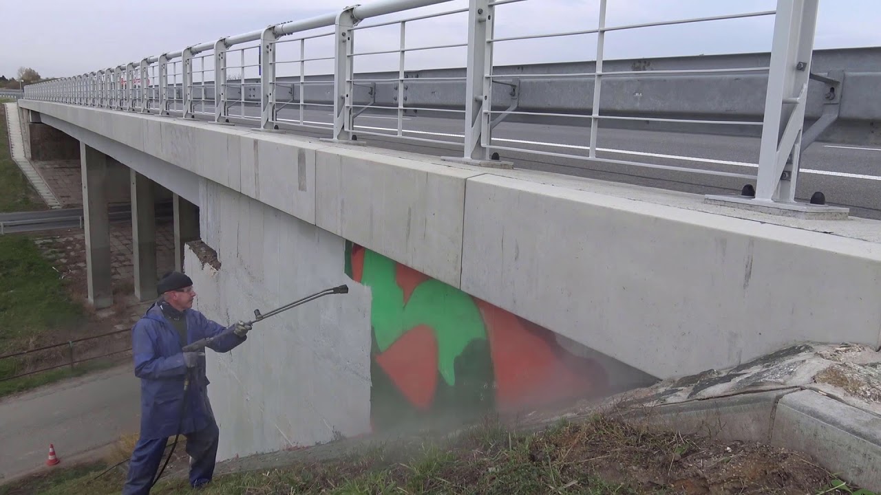Usuwanie graffiti z powłoki AGS 3721