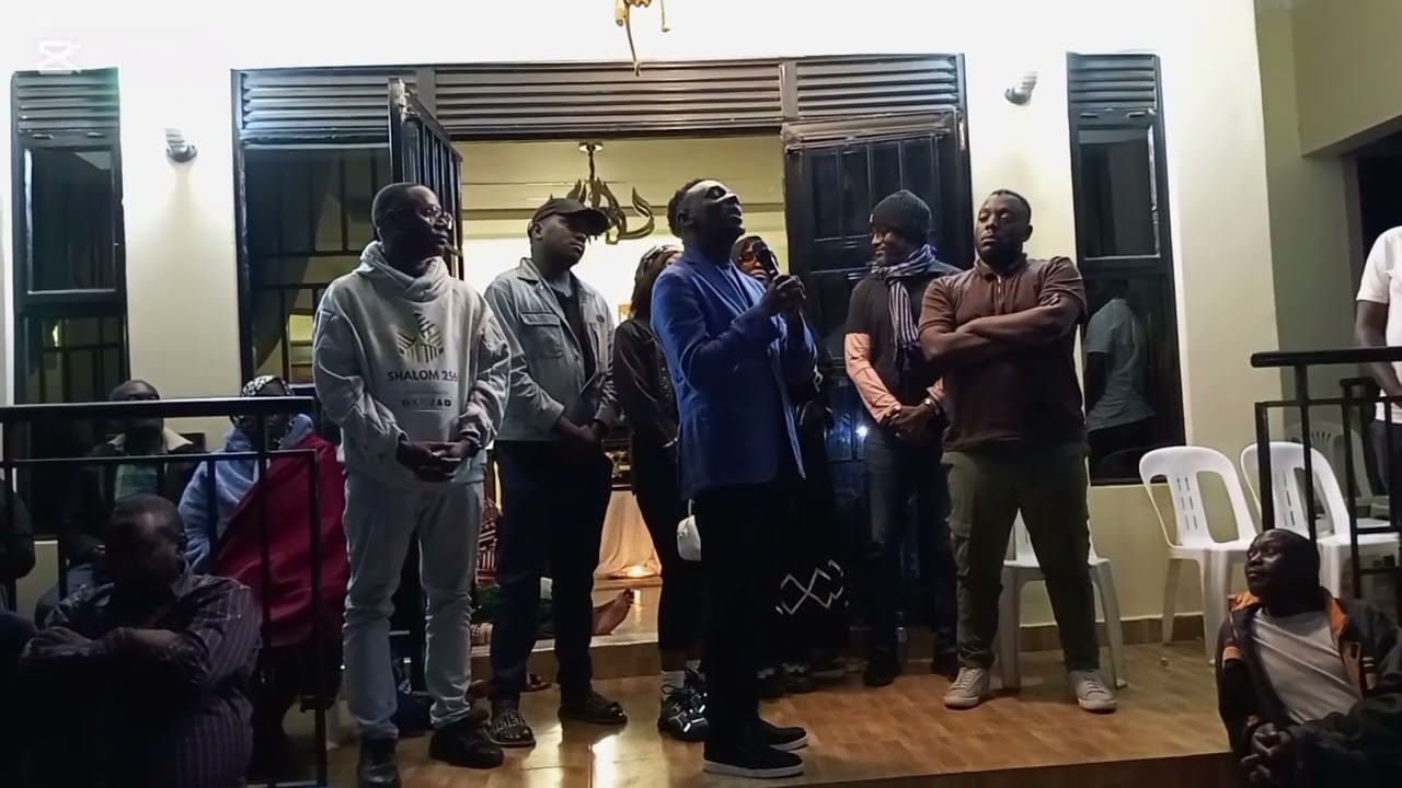 PASTOR BUGEMBE AZZE KU LUMBE NASAASIRA KASUKU OLWO KUVIBWAKO JAJJA WE