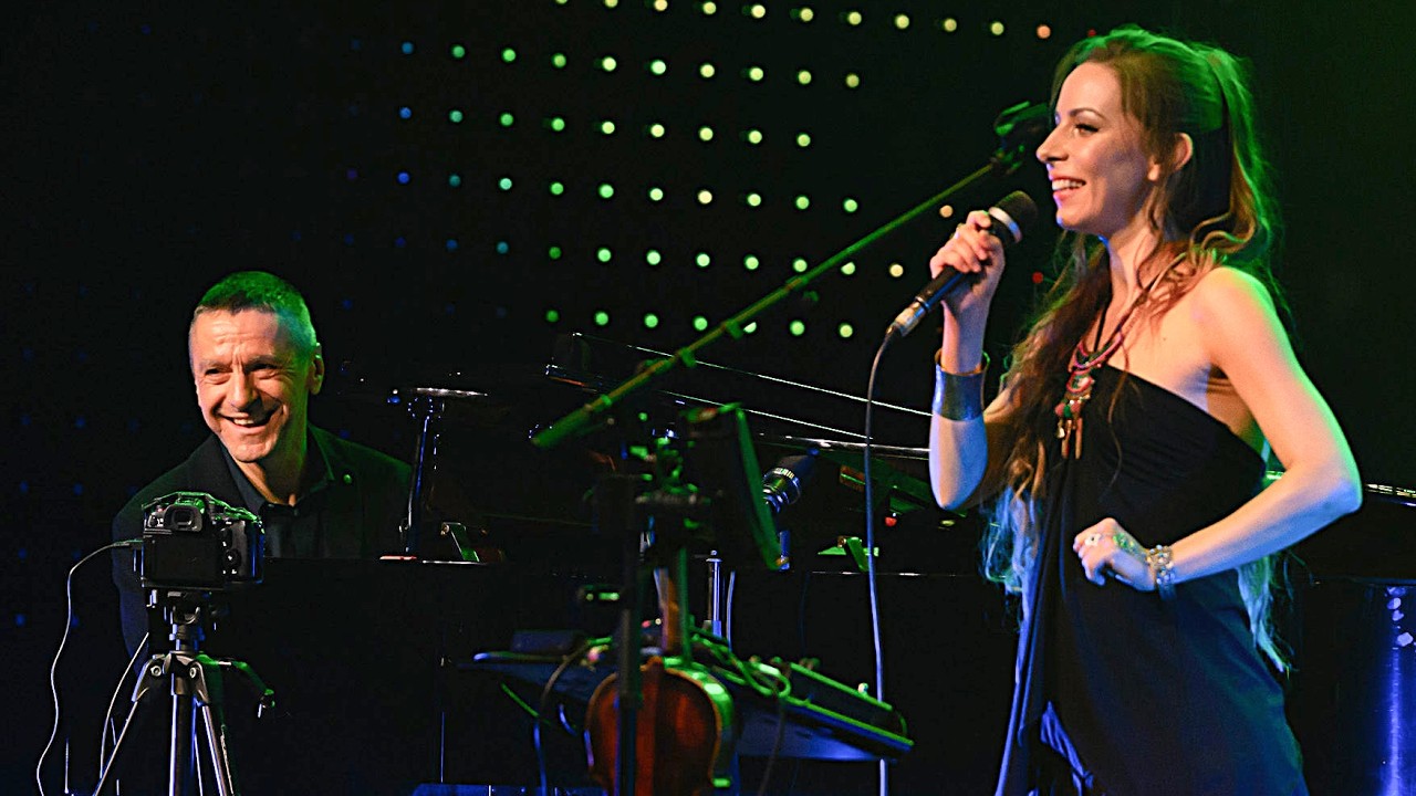 Este jő - Evening Comes