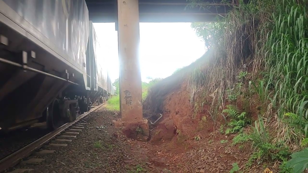 GE AC44i Brado 9863-6 Passando Carregado Em Santa Gertrudes SP 