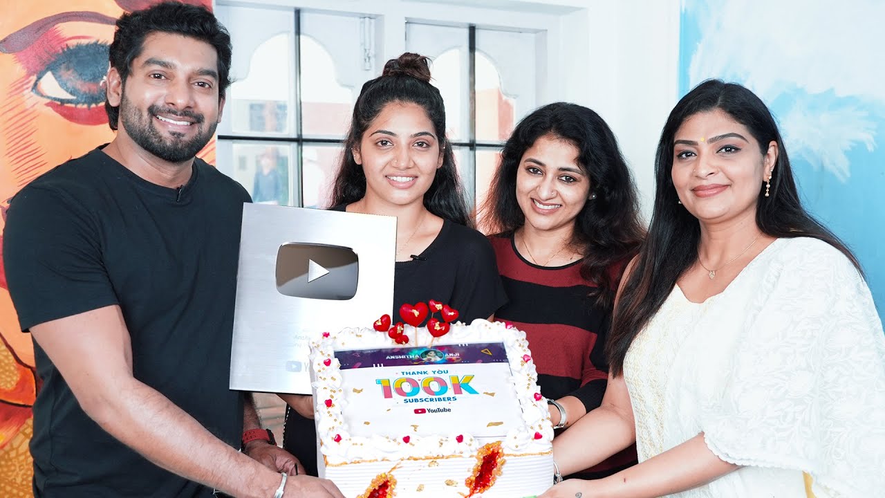 എന്നെ കരയിച്ചു നിങ്ങളുടെ സ്നേഹം | Silver Play Button Unboxing | Anshitha Anji