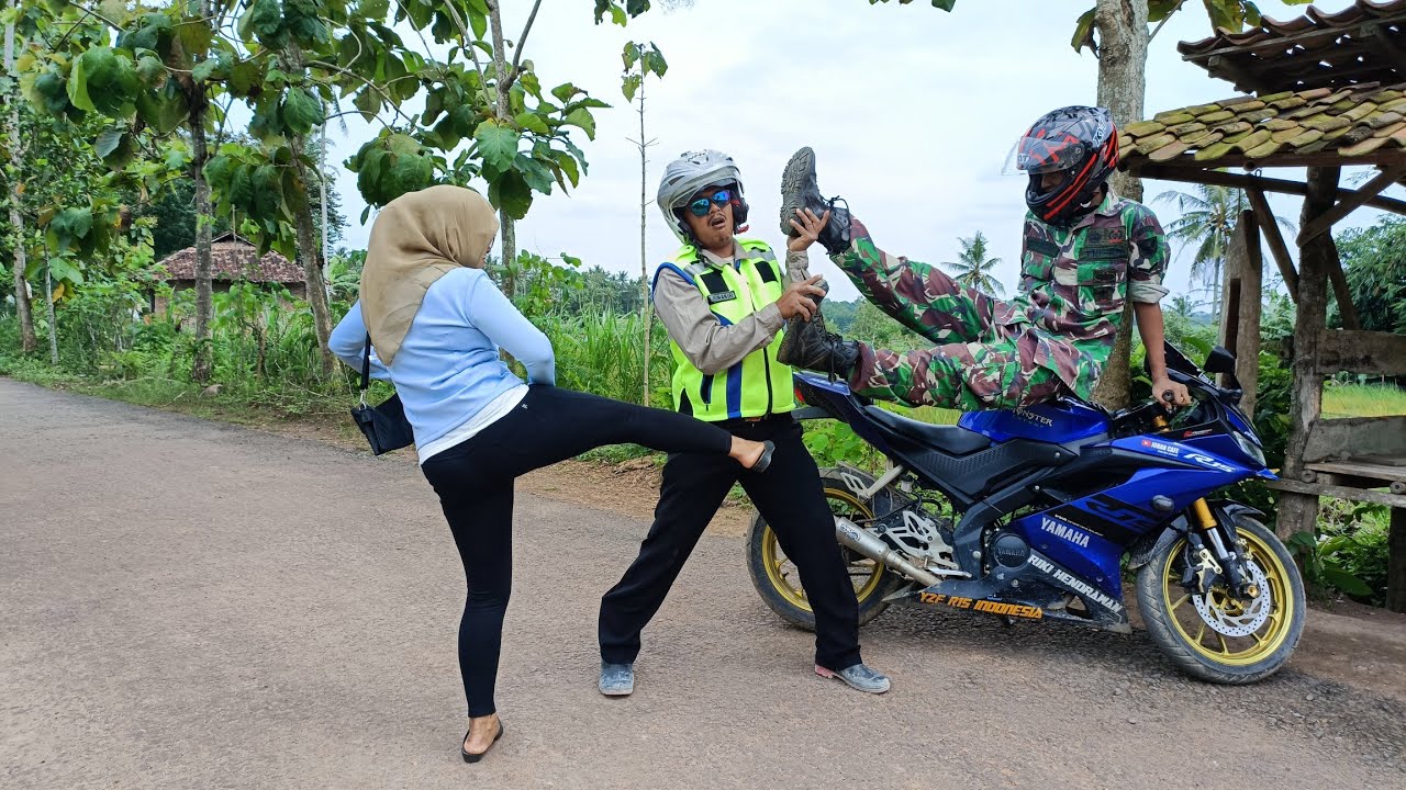 Awalnya Dihina miskin dan Ditilang,Padahal seorang Anggota TNI