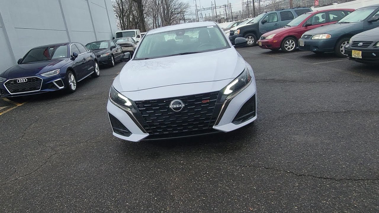 2024 Nissan Altima 2.5 SR Freehold, Edison, Holmdel, Eatontown, Shrewsbury
