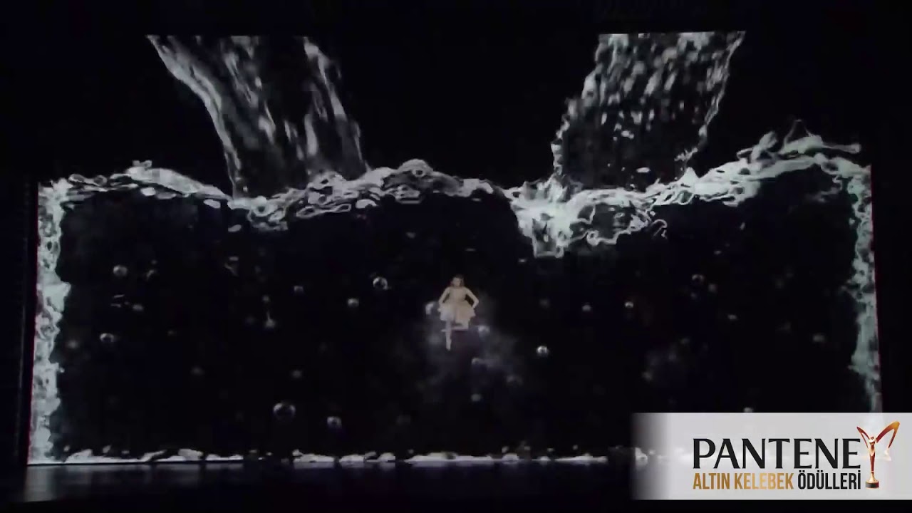 (FULL) Aybüke Pusat's performance on the award «Altın Kelebek»