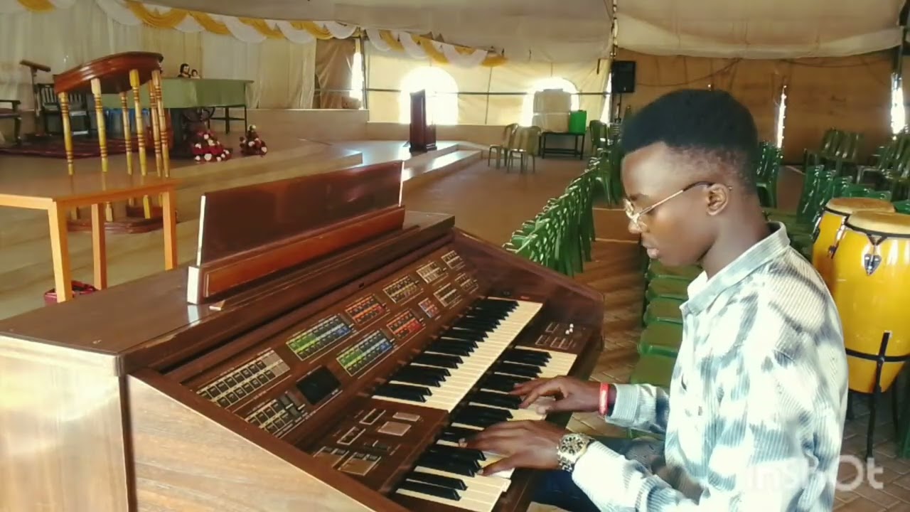 Furahini katika Bwana//ukichezwa na organist Eduuh 