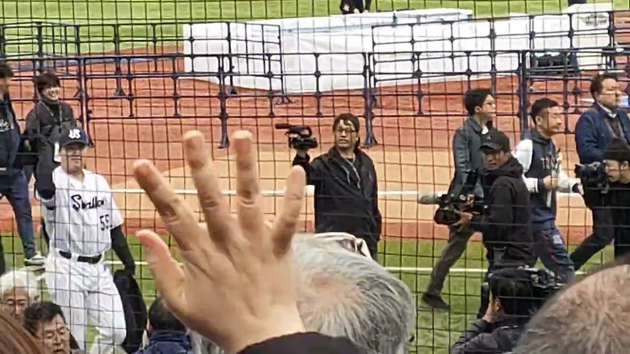 ちなヤクみんなで村上宗隆選手をお見送り🐻