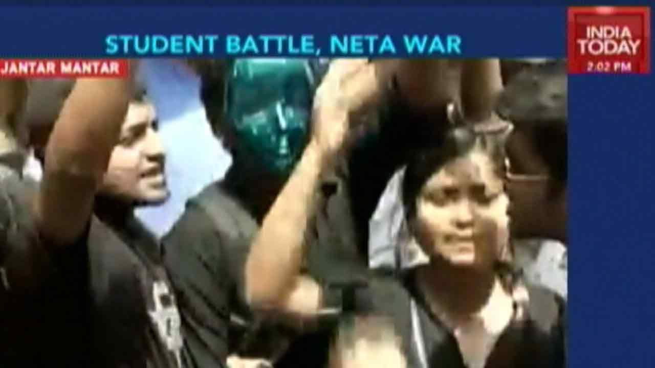 Team Modi Blames Congress As FTII Student Protest Continues