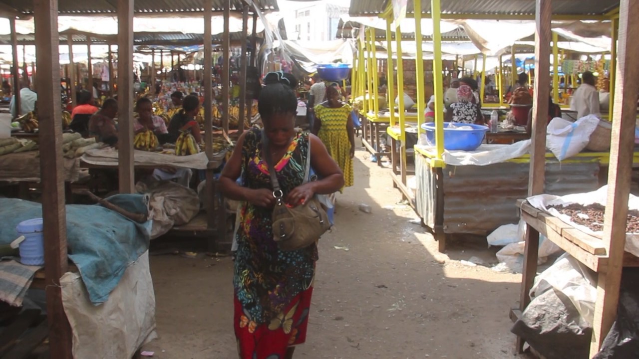 IMAGE DES MARCHES DE POINTE  NOIRE