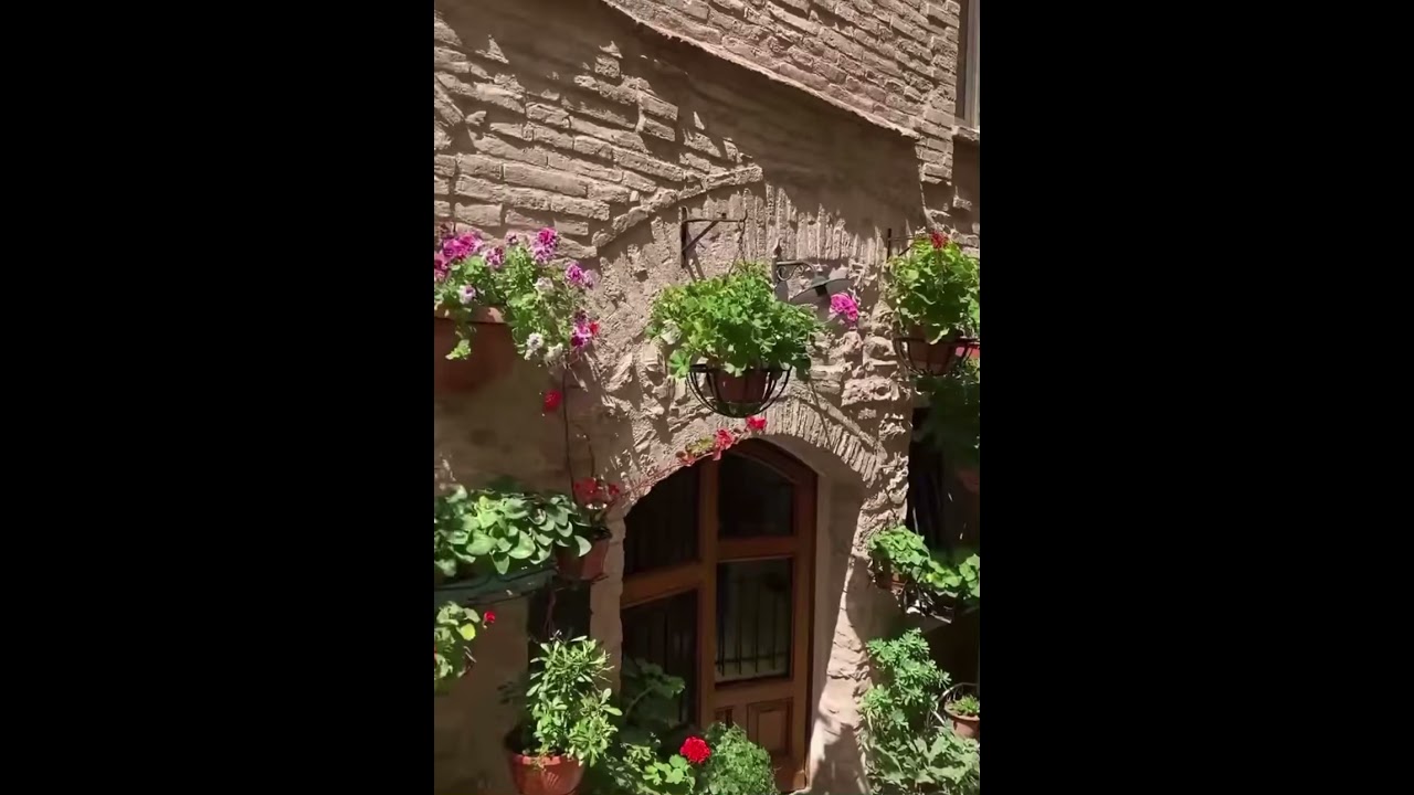 Spello【Walking Tour - Italy 🇮🇹
