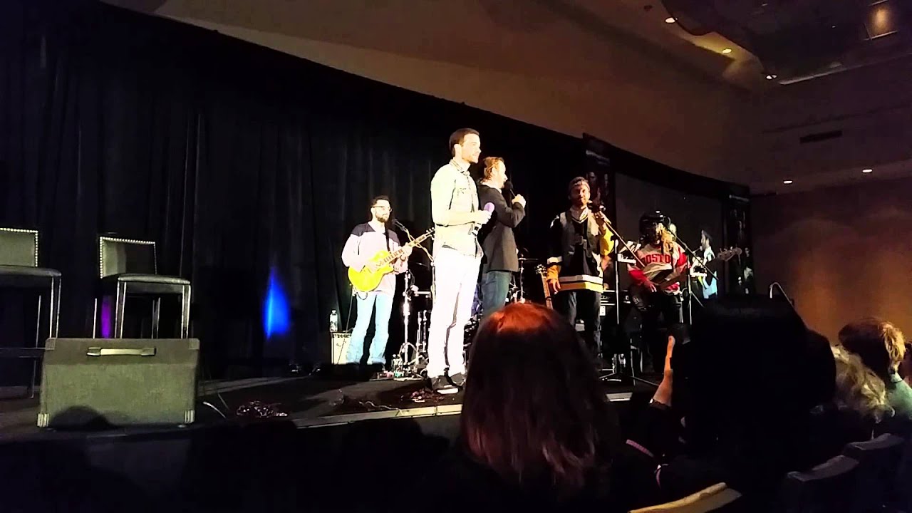 Gil, Richard and Rob sing because they cant find Osric
