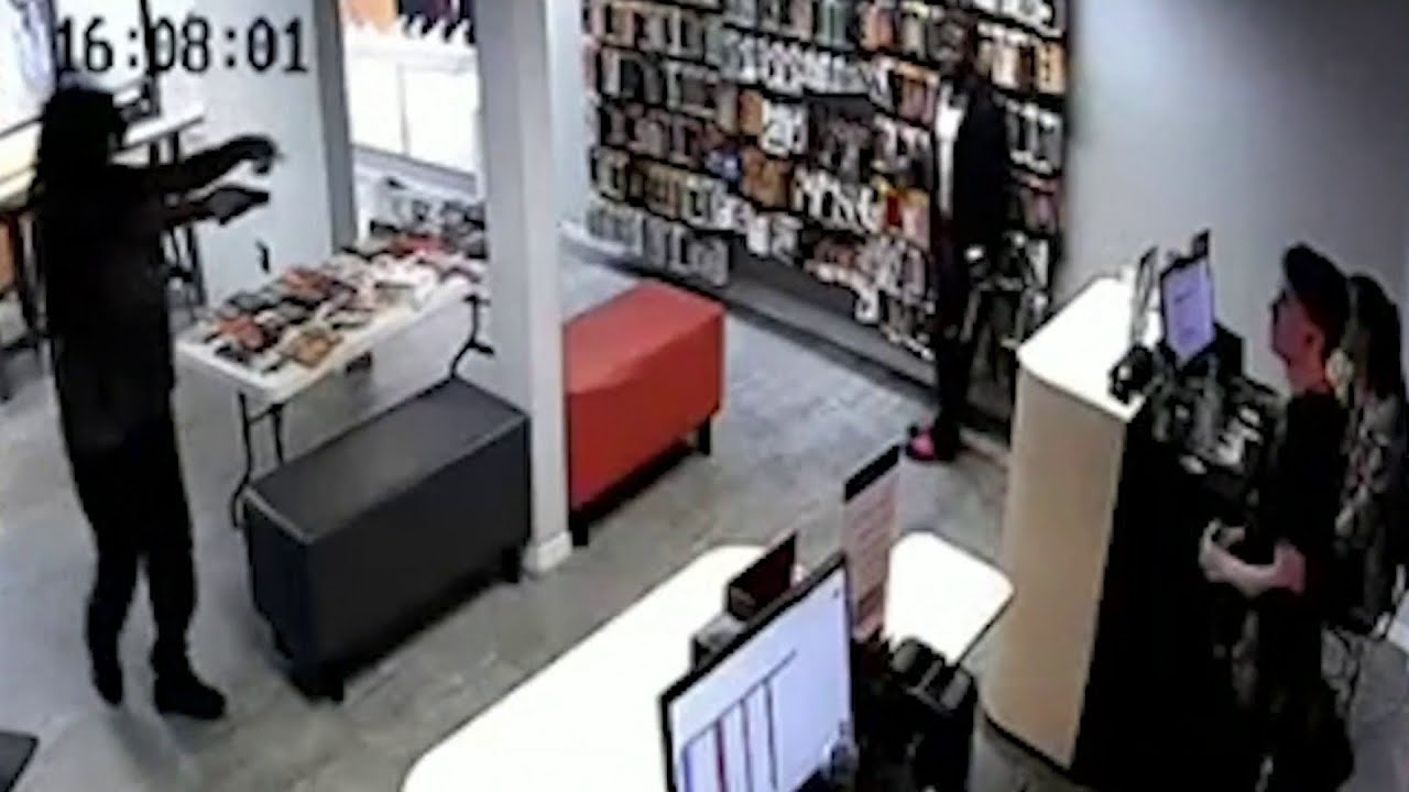 Daytona Beach Boost Mobile store robbed again